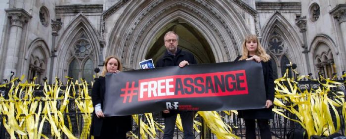 Procès Assange : RSF condamne la décision de la Haute Cour britannique qui ouvre la voie pour extrader Julian Assange vers les Etats-Unis et demande sa libération immédiate | RSF