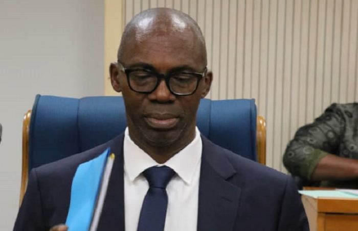 Le Gabon serre les comptes et baisse son budget de 863 milliards de francs CFA