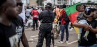 Les manifestants détenus arbitrairement doivent être libérés