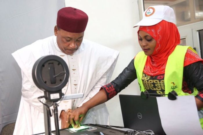 Le Président de la République a été enrôlé lundi matin en vue des futures élections au Niger | ActuNiger
