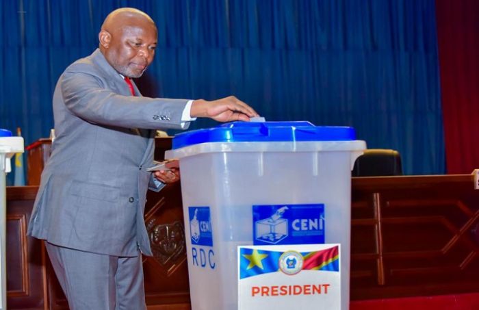 VITAL KAMERHE AU PERCHOIR EN RDC  : Entre Capitole et roche tarpéienne! - Editions Le Pays