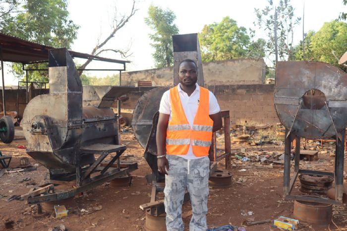 À Léo, Abdoul Wahab Nikiema mise sur le génie local pour mécaniser l’agriculture burkinabè - Studio Yafa - Information & Dialogue au Burkina Faso